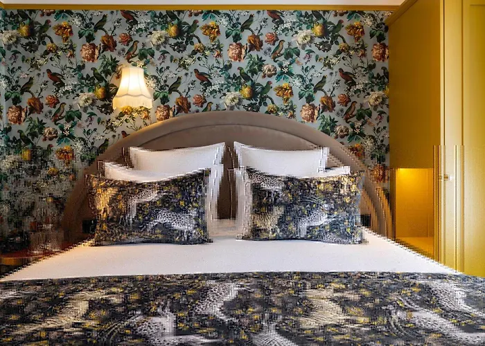 Ginette A La Folie & 4* Paris