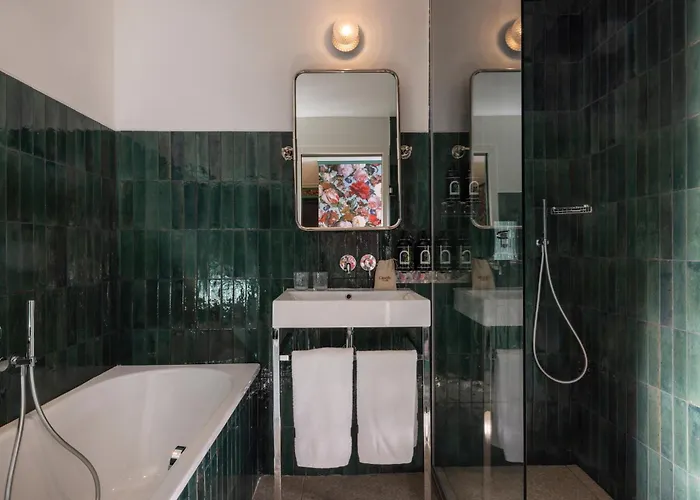 Otel Ginette A La Folie &