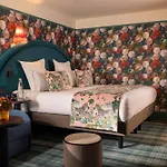 Ginette A La Folie & Hotel