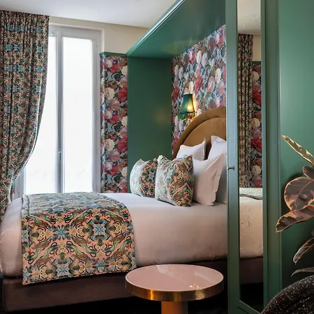 Ginette A La Folie & Paris