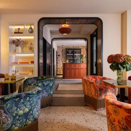 Ginette A La Folie & Hotel Paris