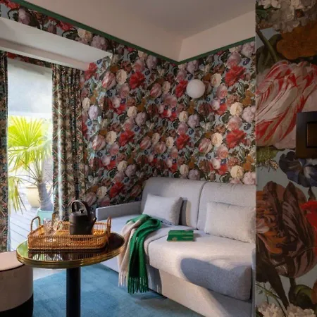 Hotel Ginette A La Folie &