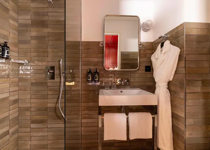 Ginette A La Folie & Paris