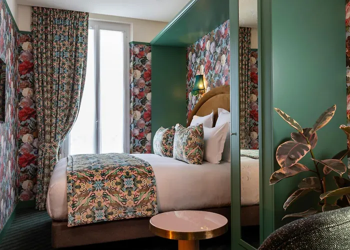 Ginette A La Folie & Hotel 4*