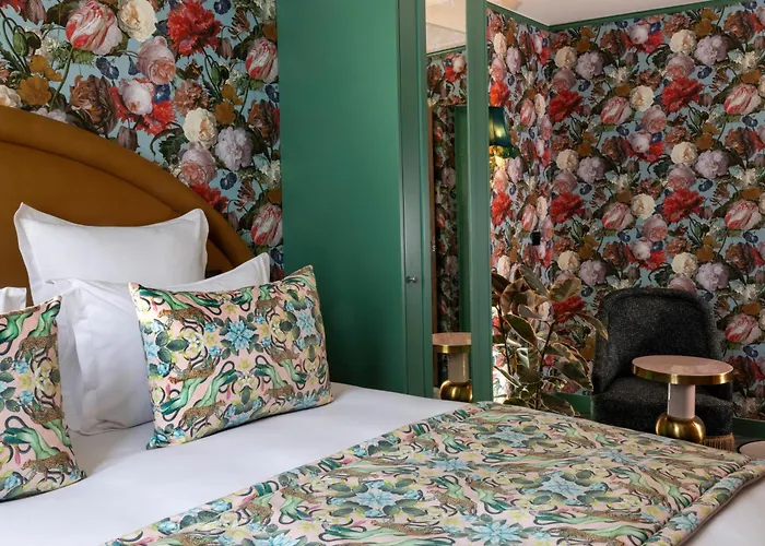 Hotel Ginette A La Folie & 4*