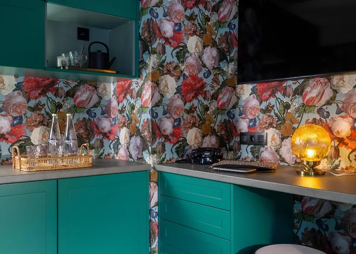 Ginette A La Folie & 4*