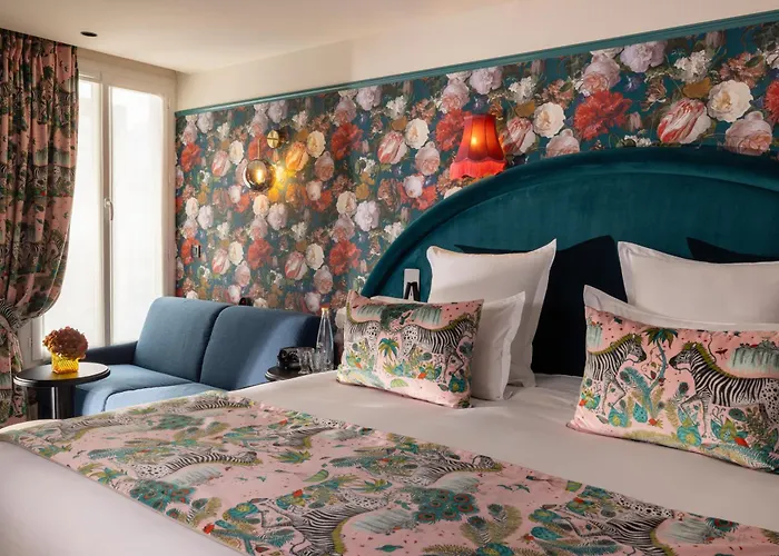 Hotel Ginette A La Folie & 4*