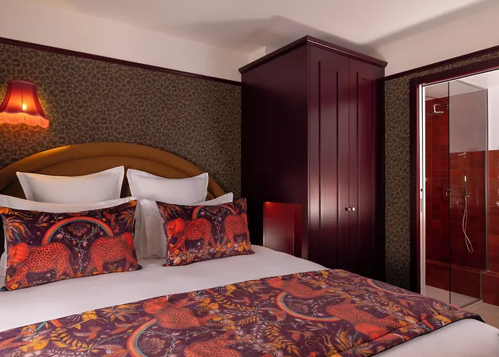 Hotel Ginette A La Folie & 4*