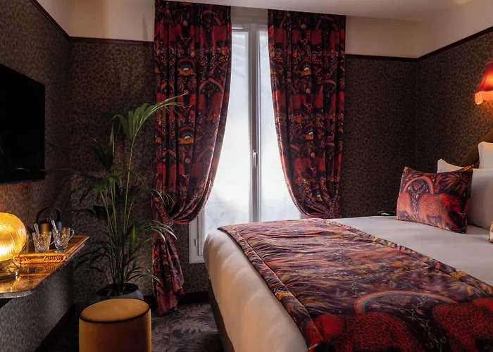 Ginette A La Folie & 4*