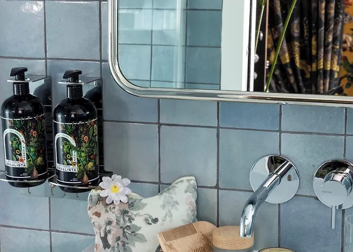 Ginette A La Folie & Hotel Paris