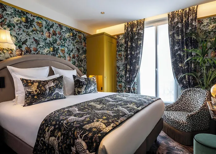 Ginette A La Folie & 4*