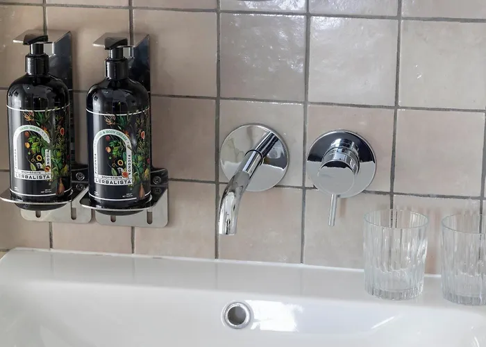 Ginette A La Folie & Hotel Paris