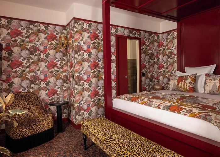 Ginette A La Folie & 4* Paris