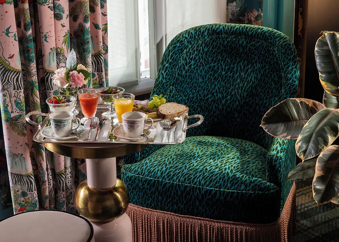 Ginette A La Folie & Paris